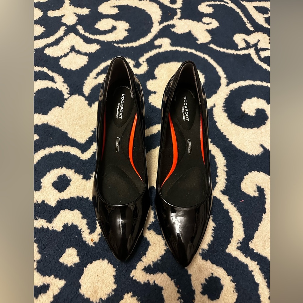 Rockport comfy black heels! Brand new never worn! Size 8